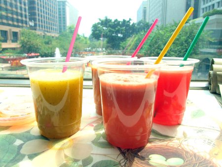 Fresh fruit juices are beneficial to itchy scalp.