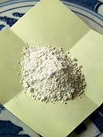 Pearl powder